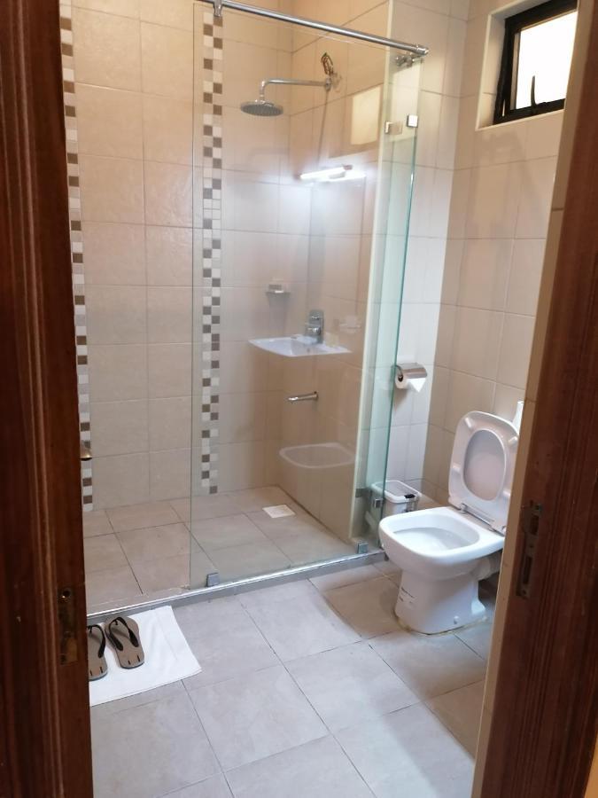 The Willis Hotel, Bomet מראה חיצוני תמונה